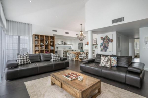 Marvel Penthouse. A Luxury Apartment by Belle Escapes Byron Bay, Byron Bay